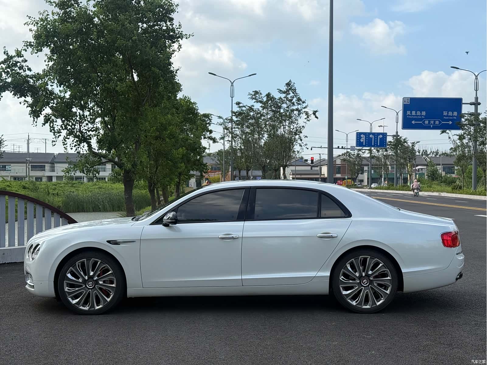 Bentley Flying Spur, 2017 3