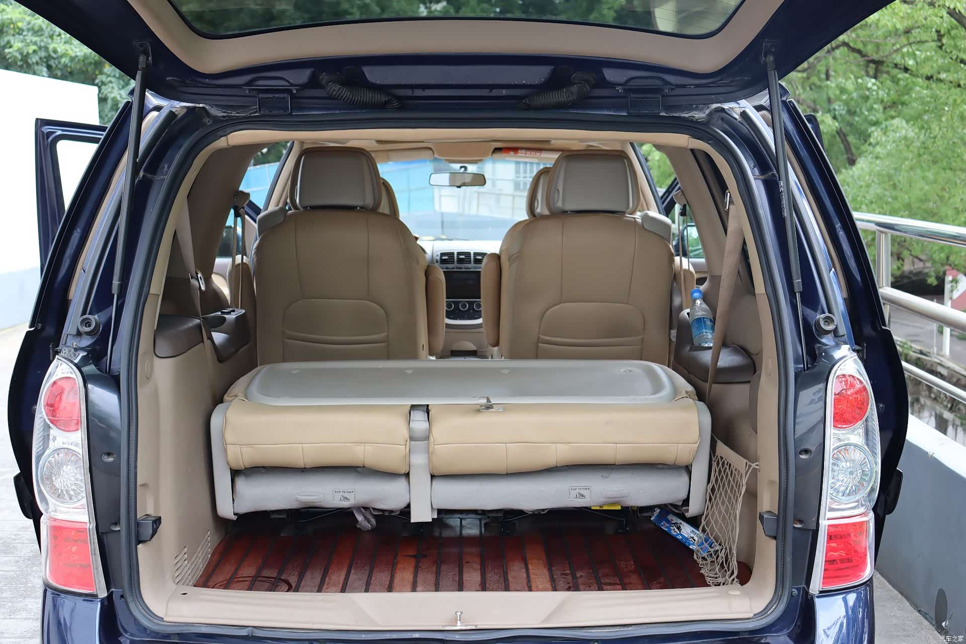 Buick GL8, 2010 13