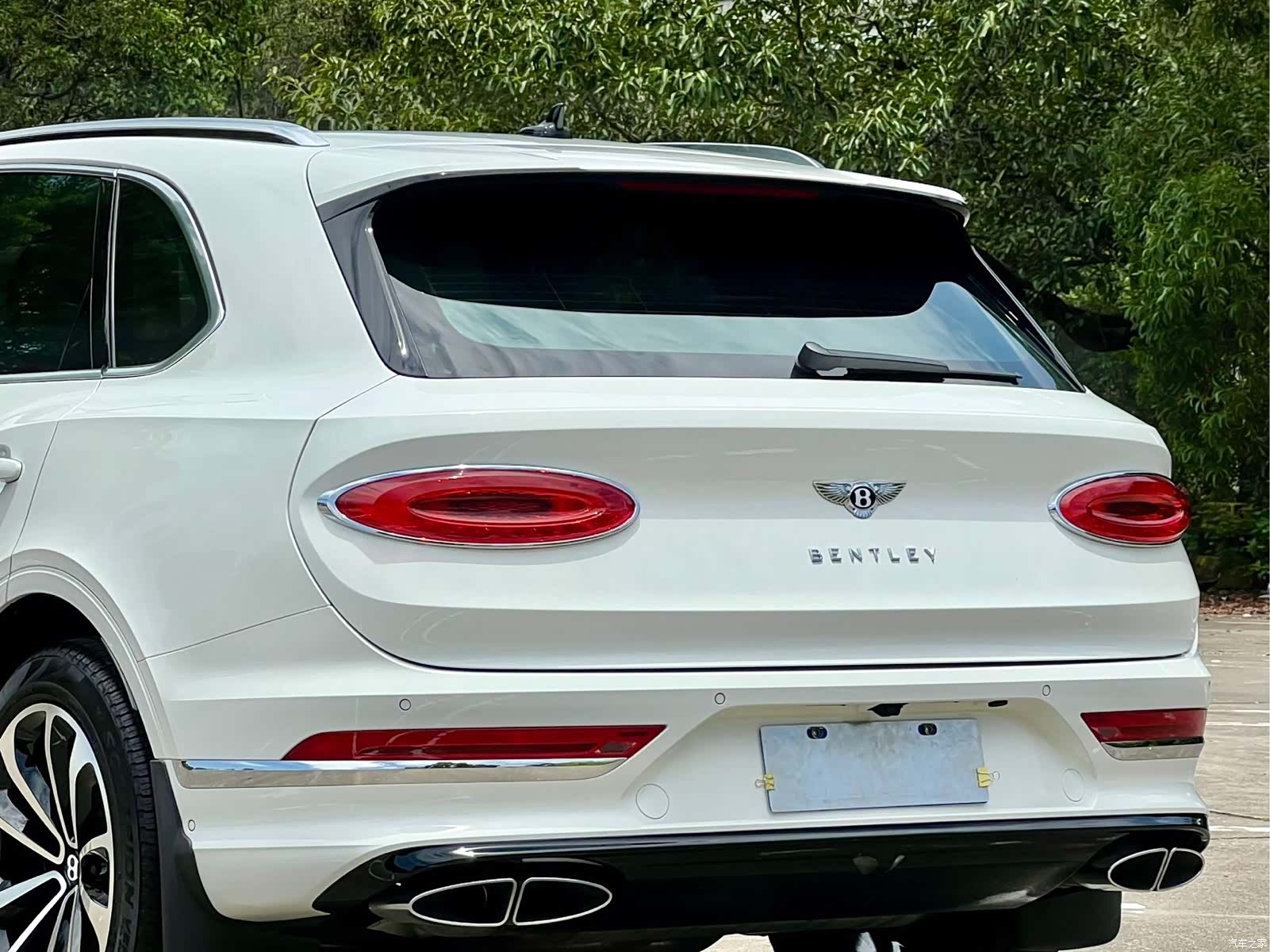 Bentley Bentayga, 2021 10