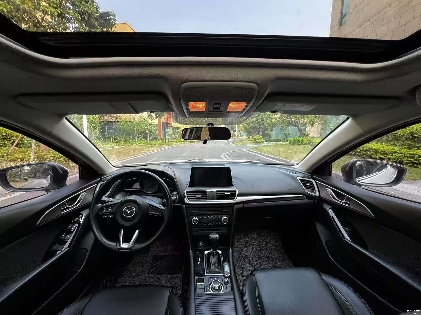 Mazda Mazda3, 2018 11
