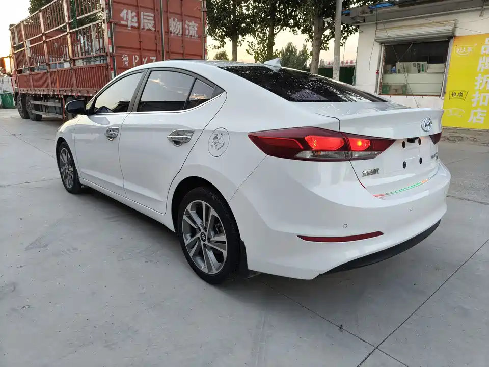 Hyundai Lead