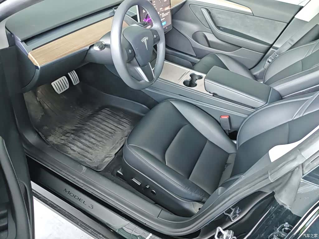 Tesla Model 3, 2023 15
