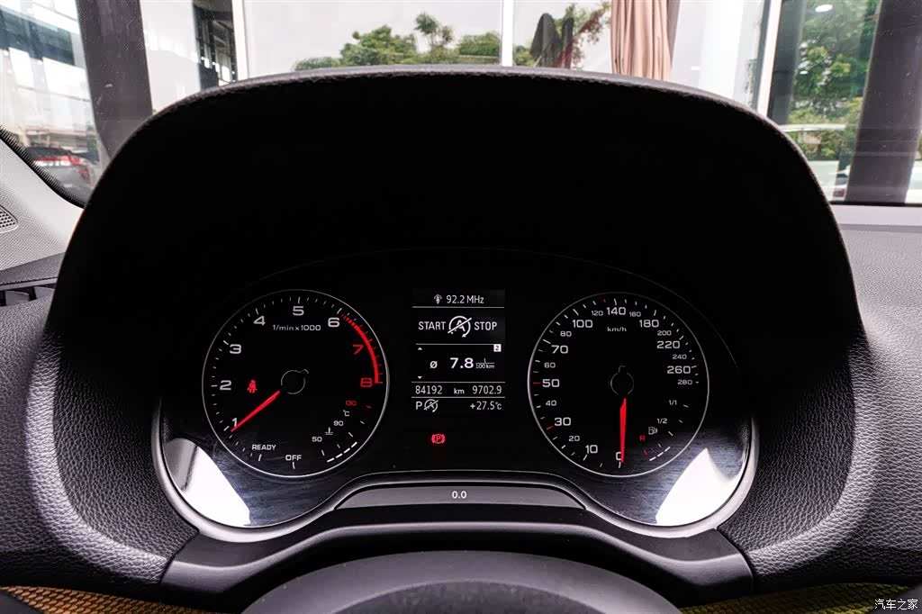 Audi Q2L, 2019 11