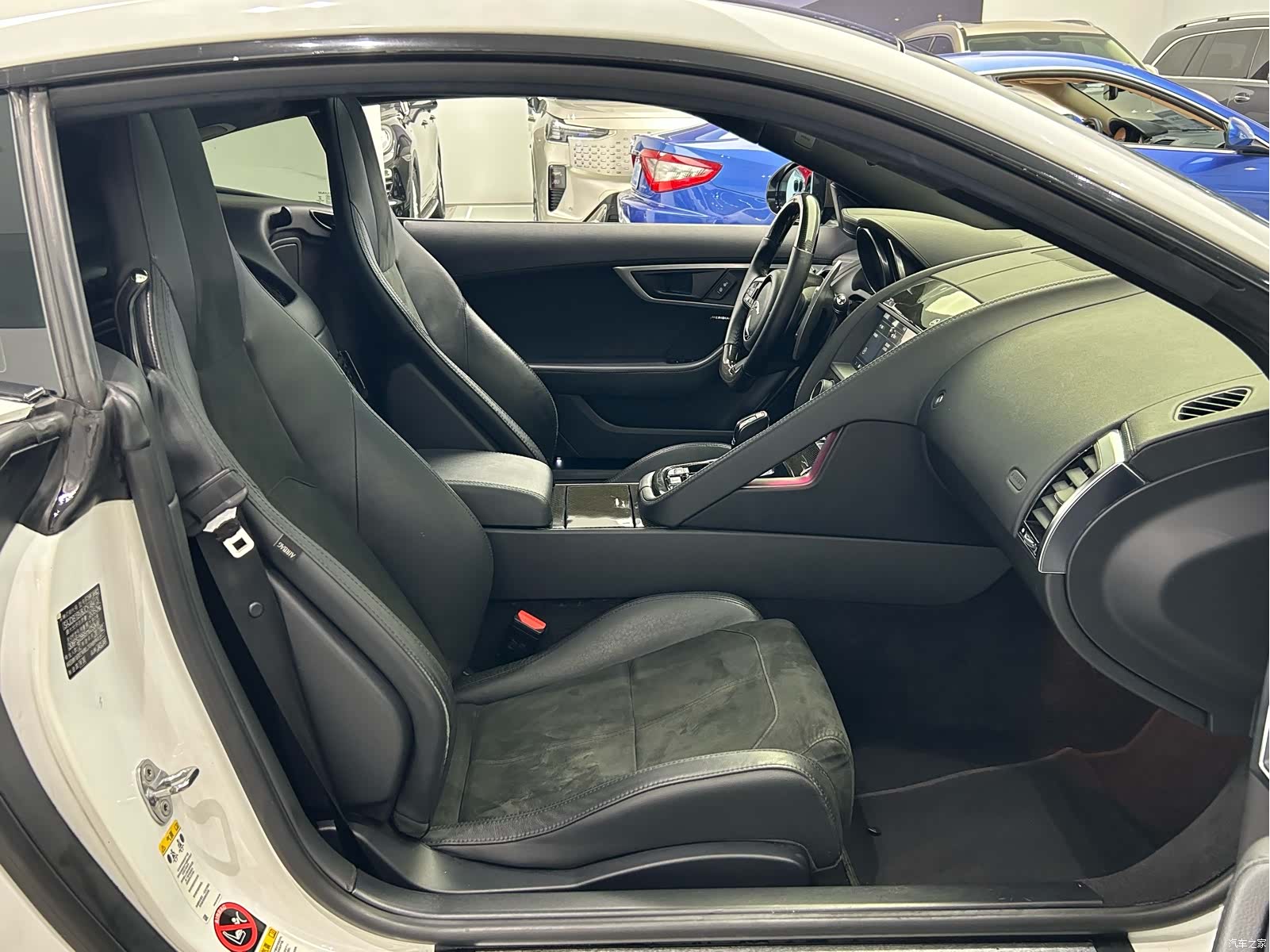 Jaguar F-TYPE, 2018 10