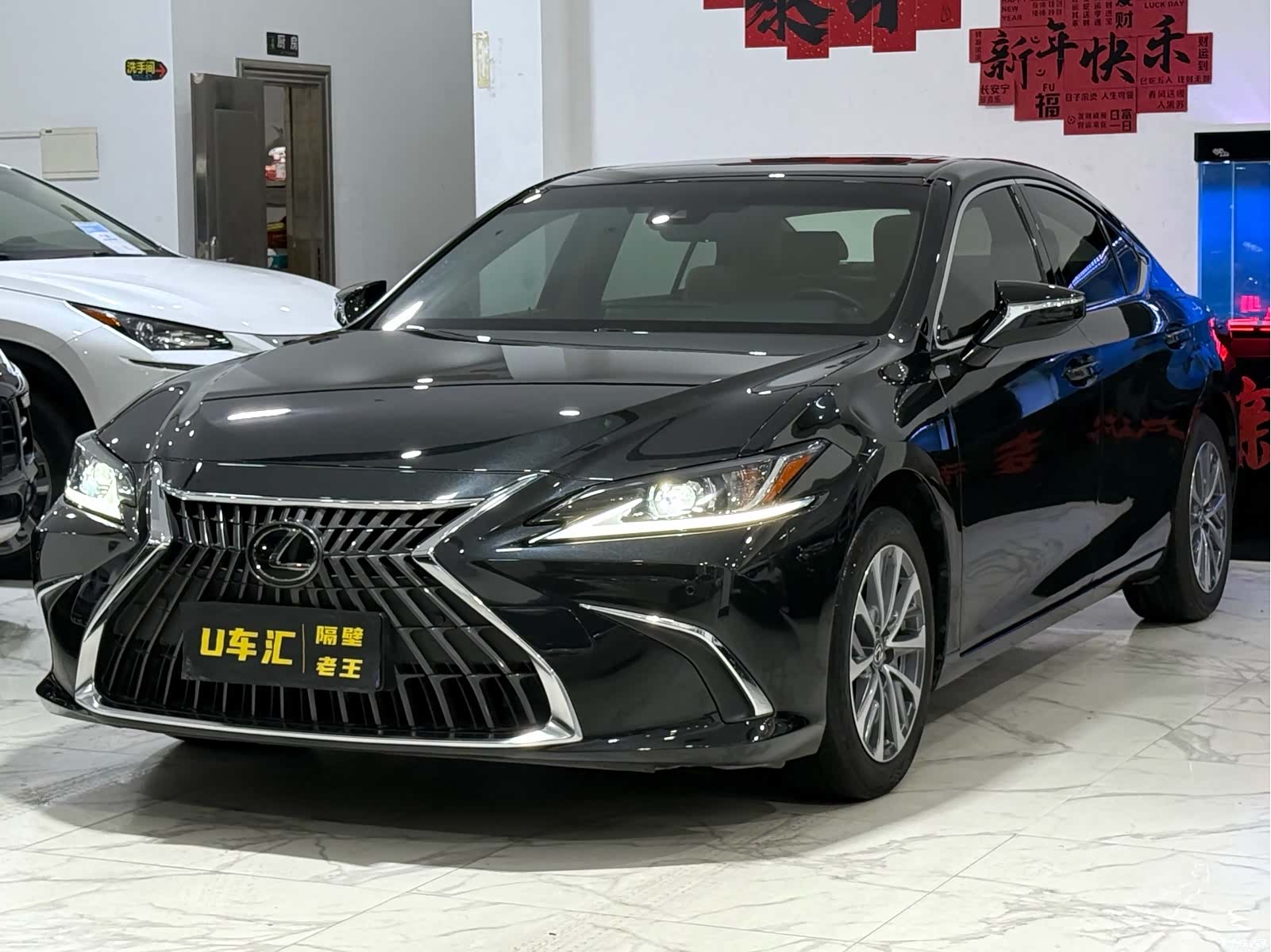 Lexus ES, 2022 1