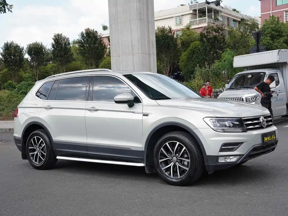 Volkswagen Tiguan L