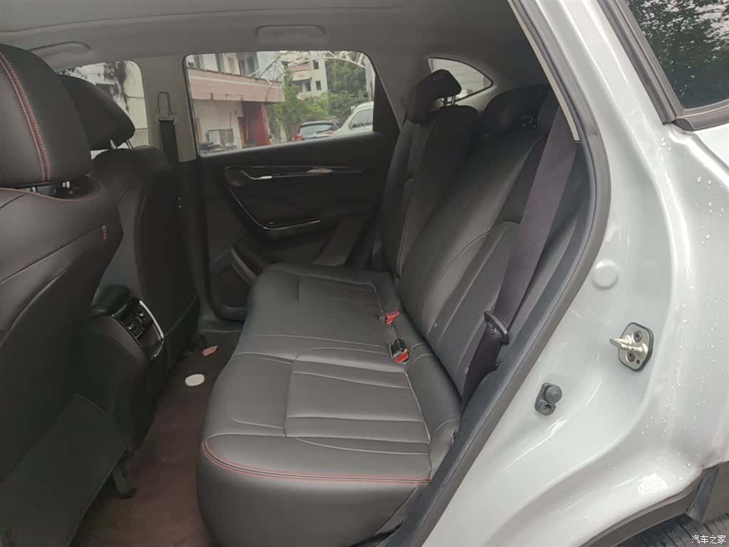 DongFeng AX7, 2022 16