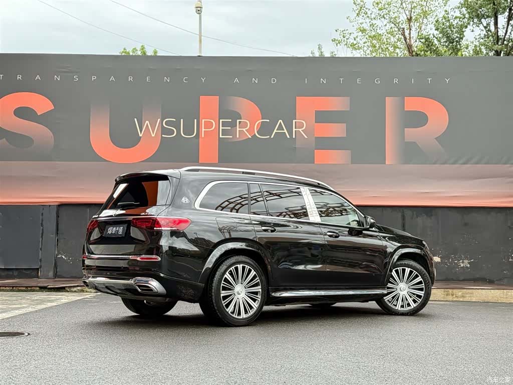 Maybach GLS, 2022 3