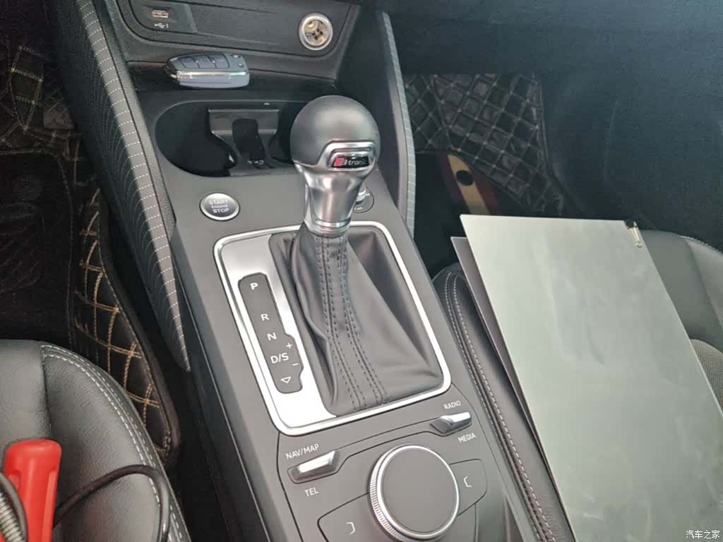 Audi Q2L, 2021 14