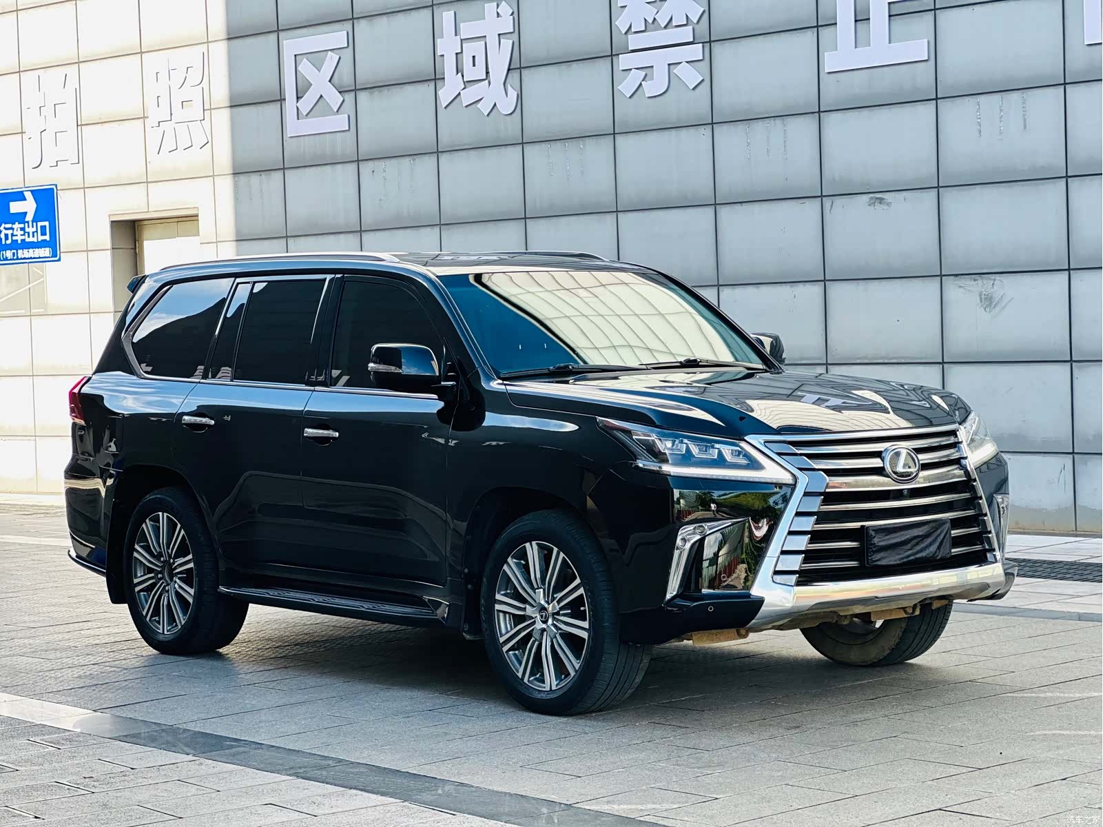 Lexus LX, 2016 3
