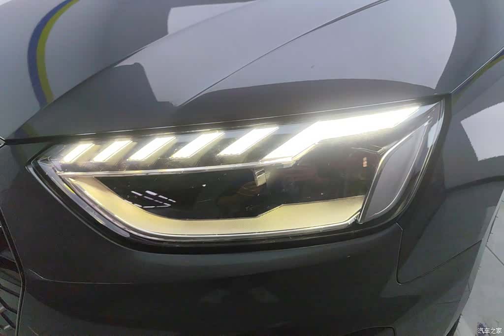 Audi A4L, 2023 все фото