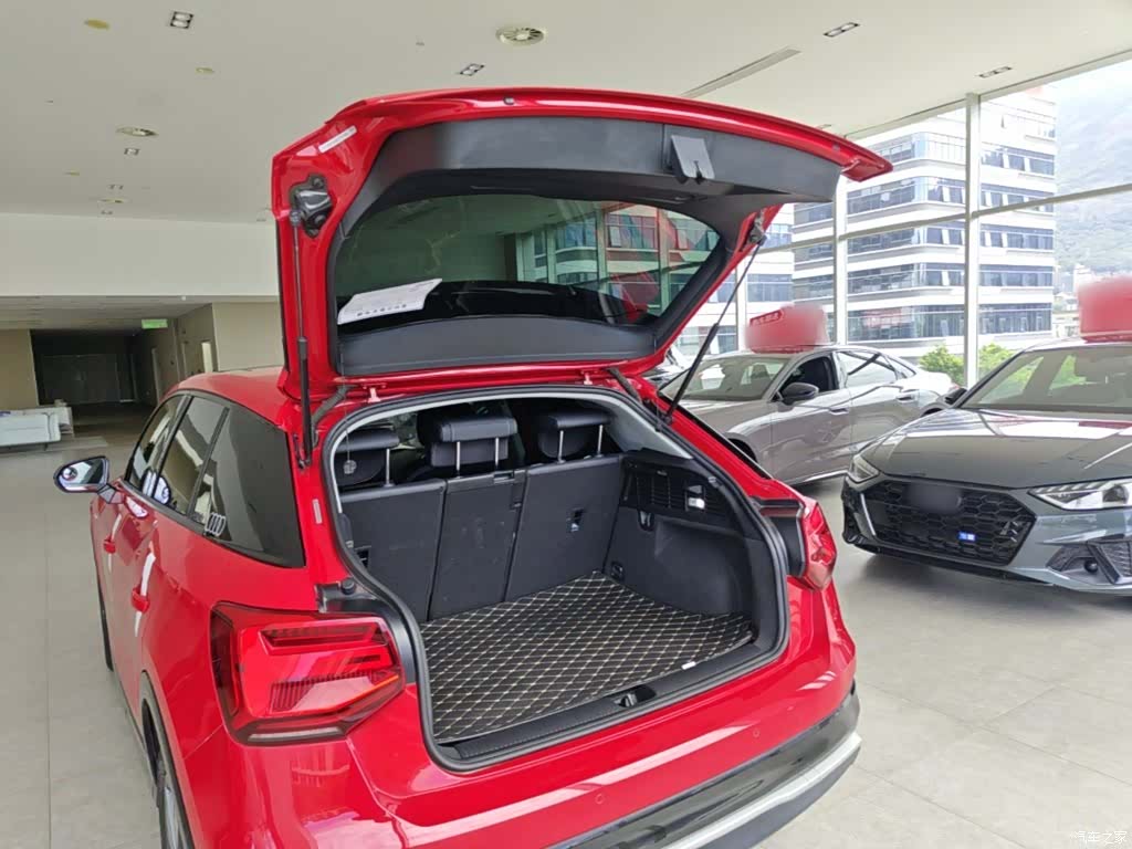 Audi Q2L, 2021 19