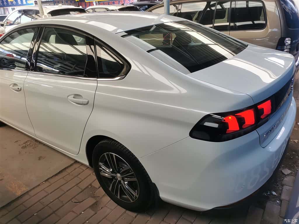 Peugeot 308, 2018 все фото