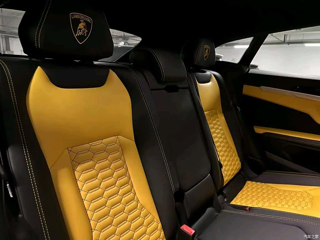 Lamborghini Urus, 2019 10
