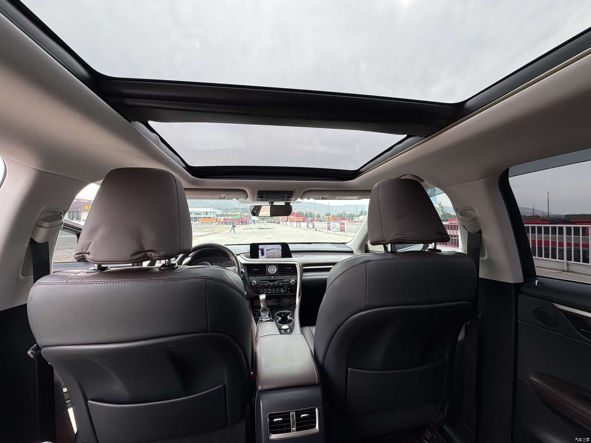 Lexus RX, 2019 11