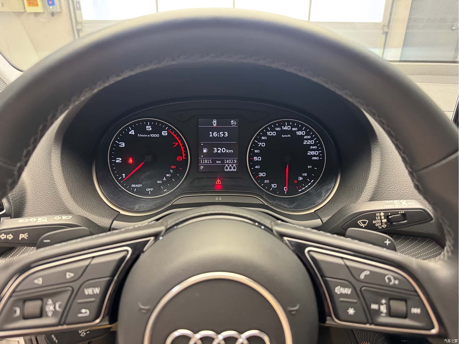 Audi Q2L, 2024 9