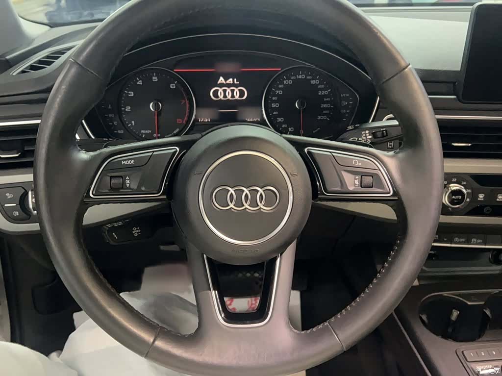 Audi A4L, 2019 3