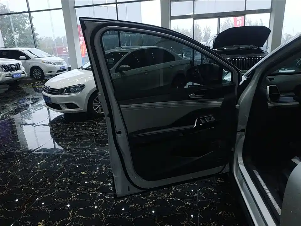 Volkswagen ID.6 CROZZ