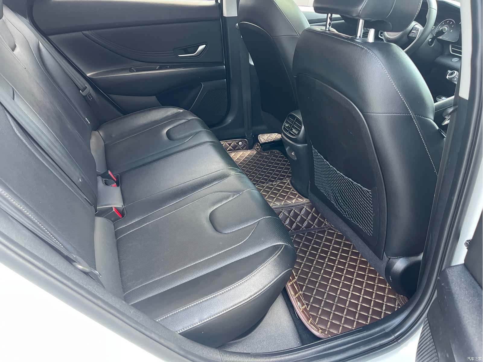 Hyundai Elantra, 2022 9