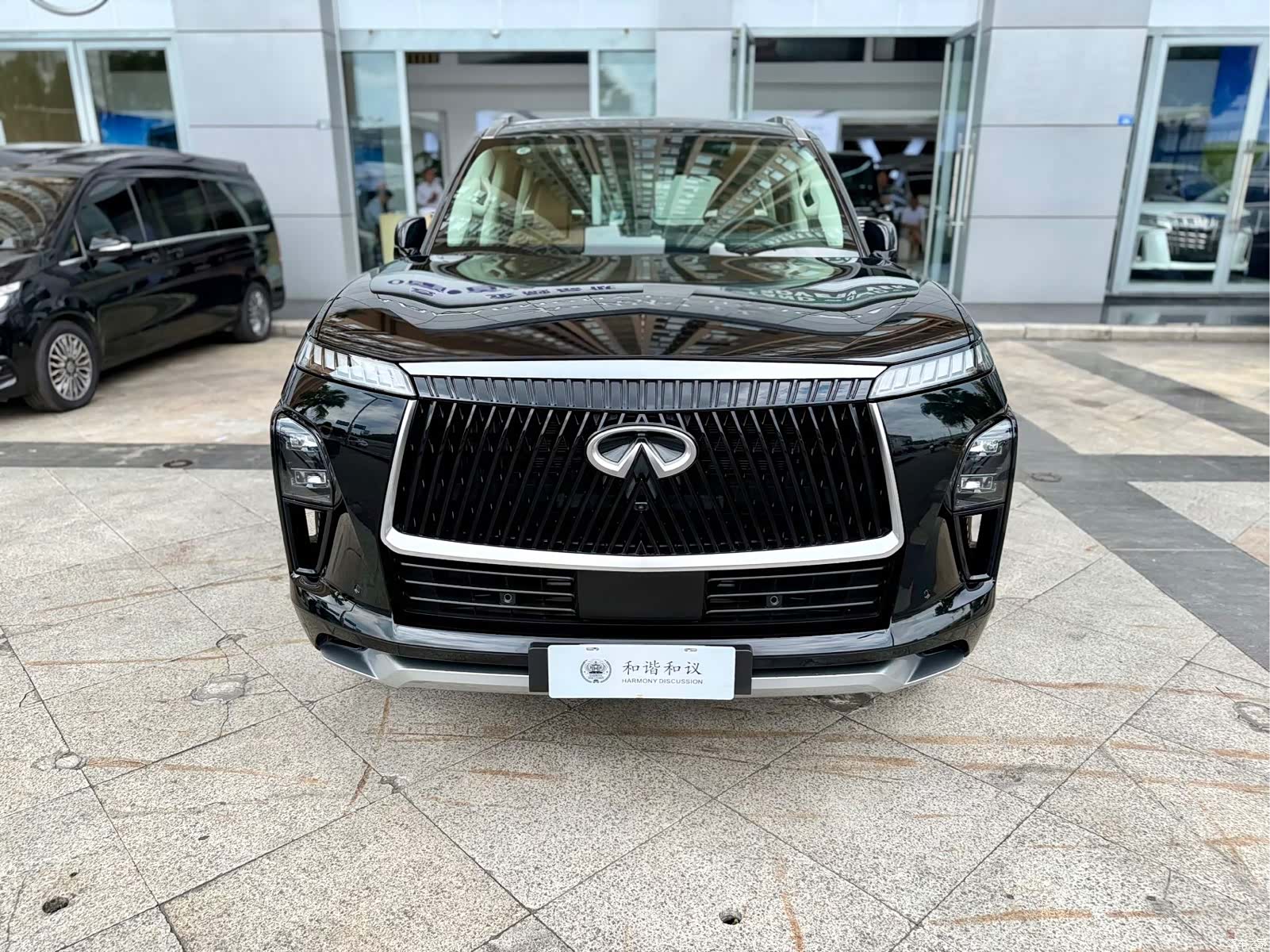 Infiniti QX80