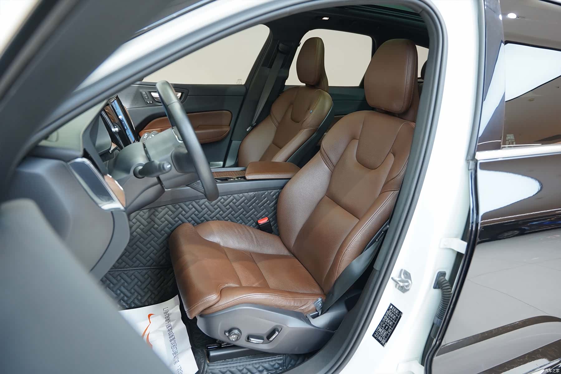 Volvo XC60, 2021 18