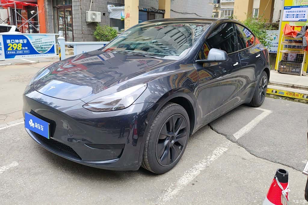 Tesla Model Y, 2025 1