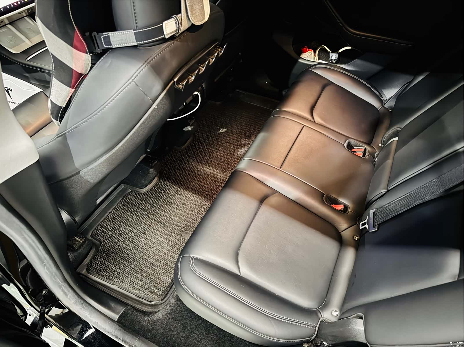 Tesla Model Y, 2022 10