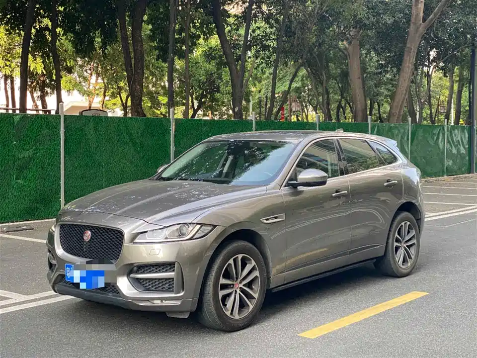 Jaguar F-PACE