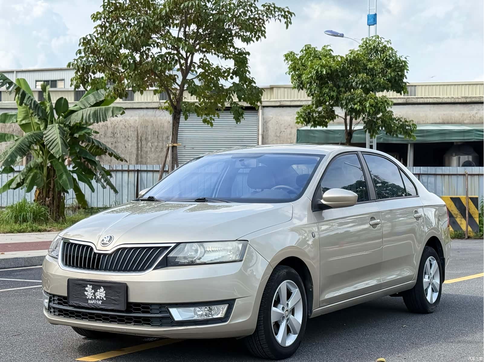 Skoda Rapid, 2014 1