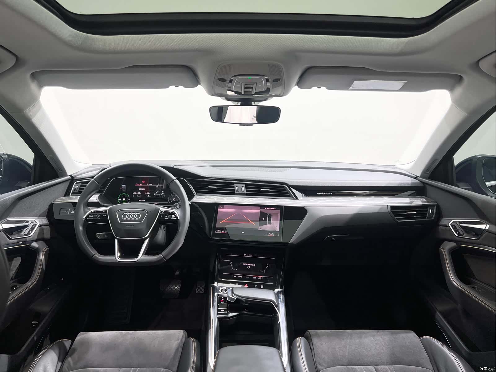 Audi e-tron, 2022 11