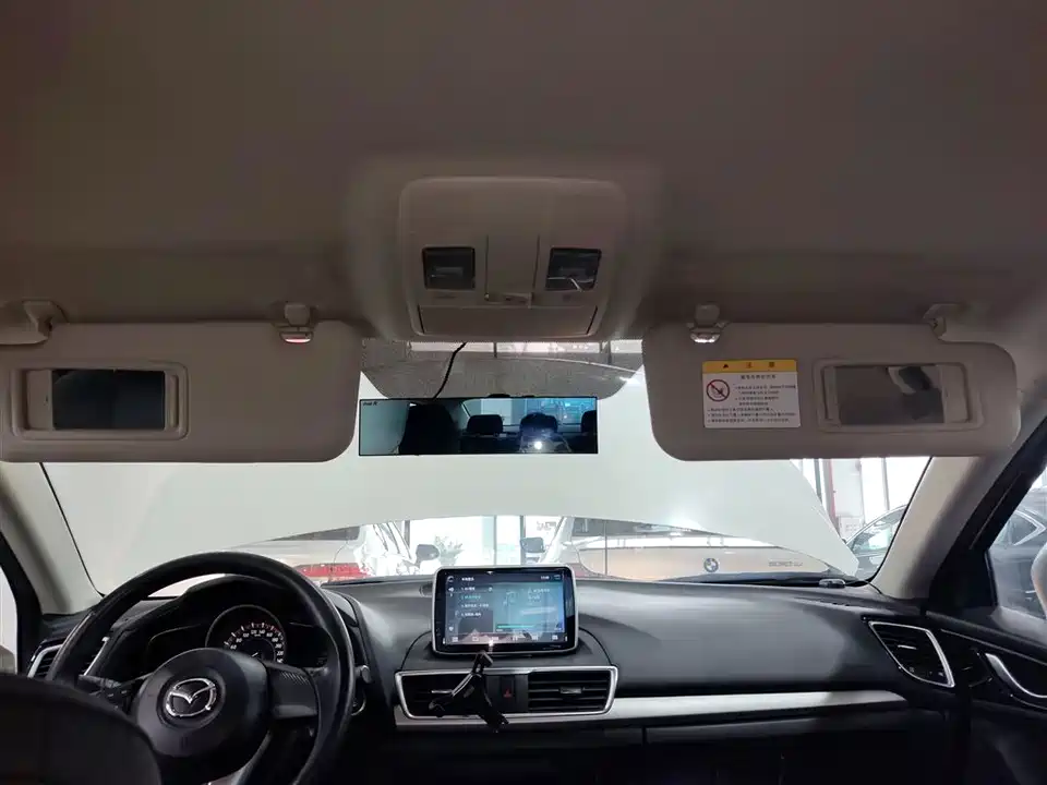 Mazda 3 Angkesaila