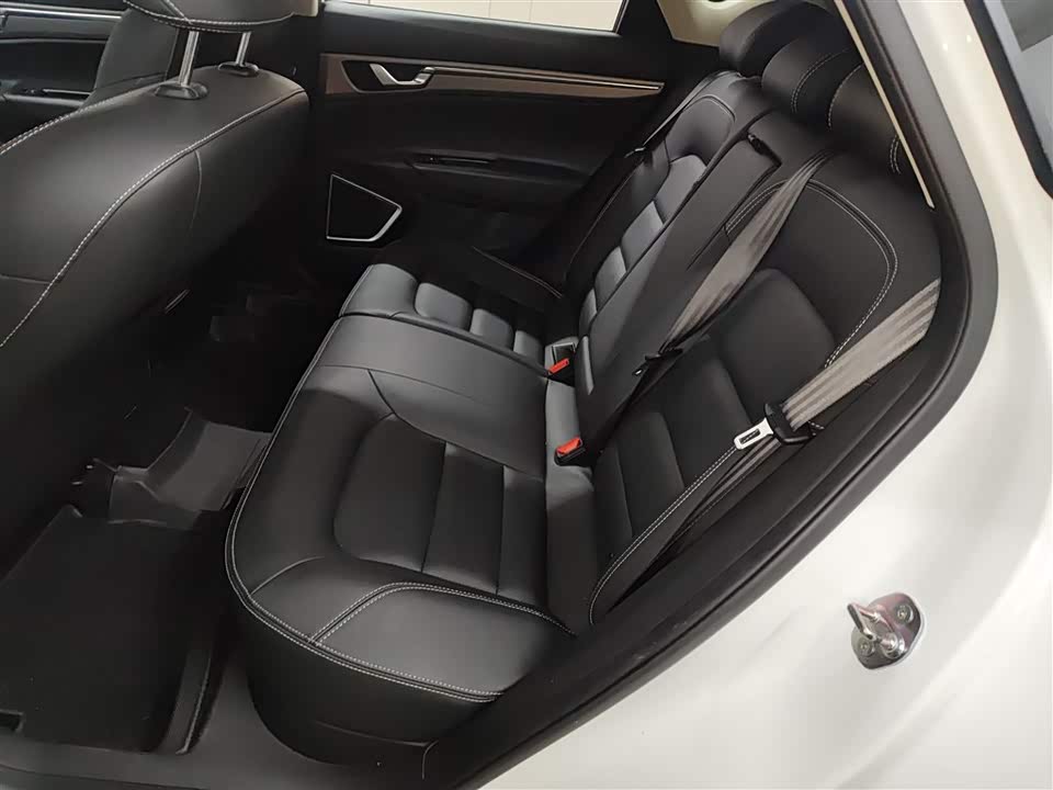 Geely Emgrand GS
