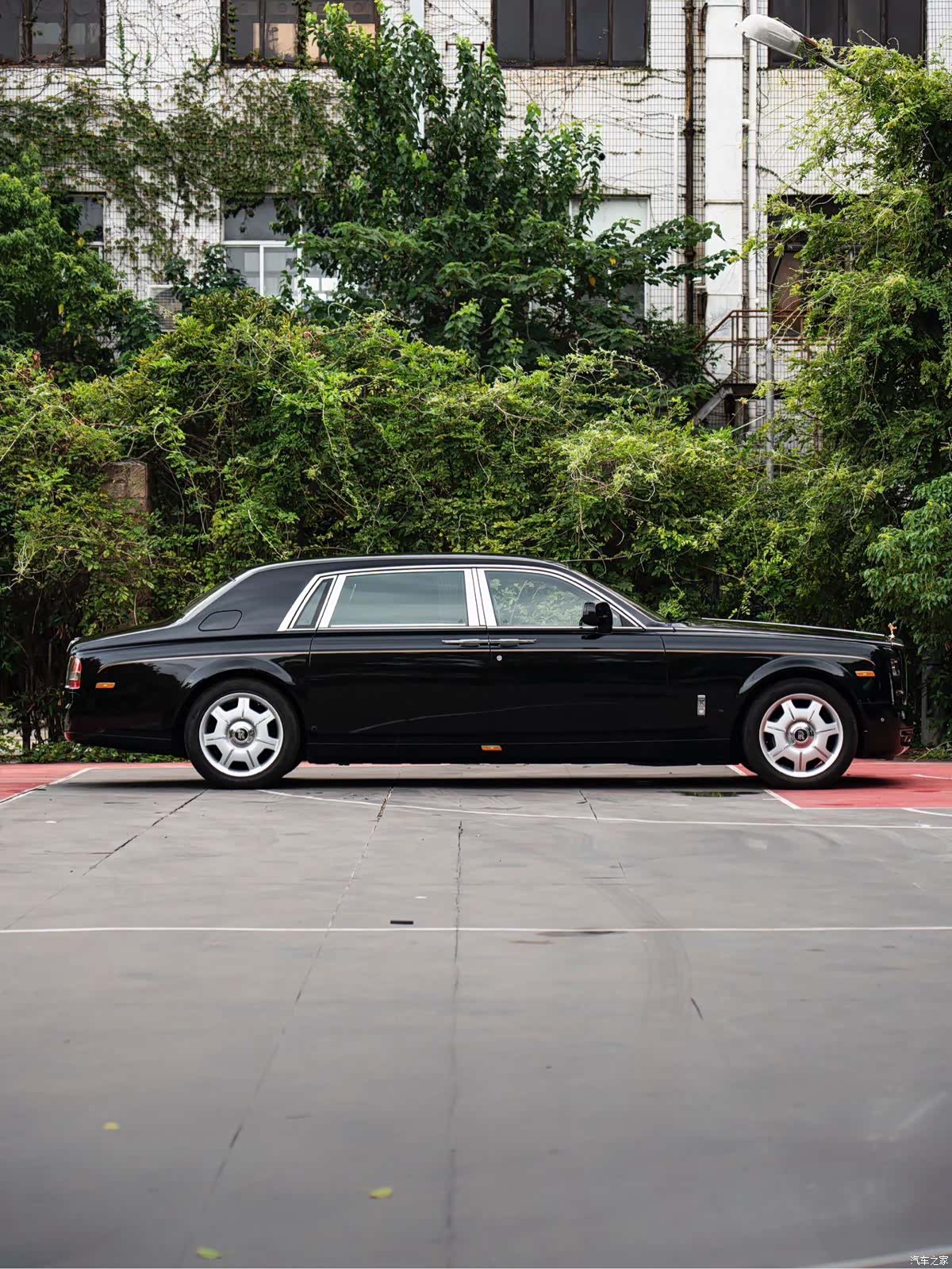 Rolls-Royce Phantom, 2016 8