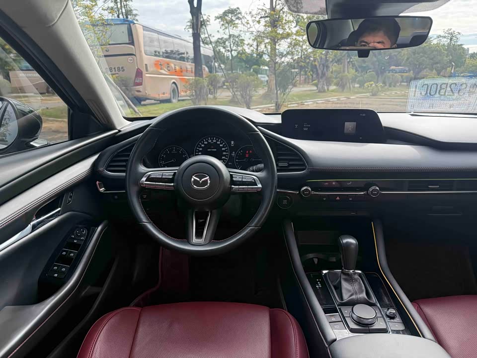 Mazda 3 Angkesaila