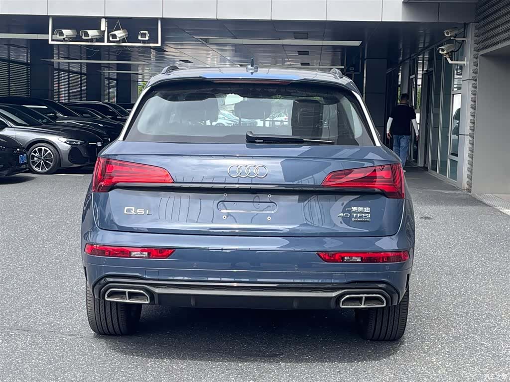 Audi Q5L, 1900 3