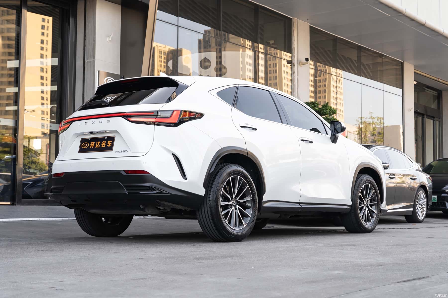 Lexus NX, 2022 3