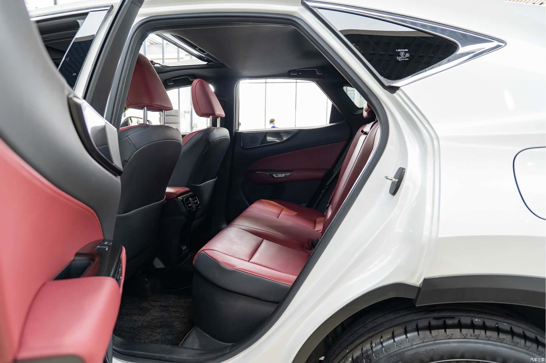 Lexus NX, 2022 10
