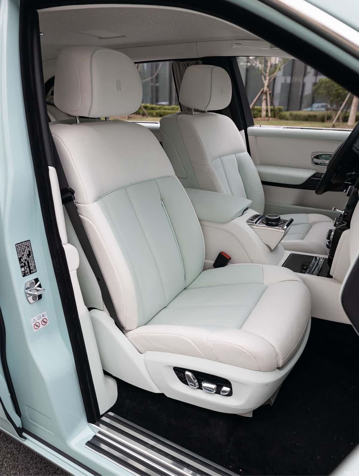 Rolls-Royce Phantom, 2024 16