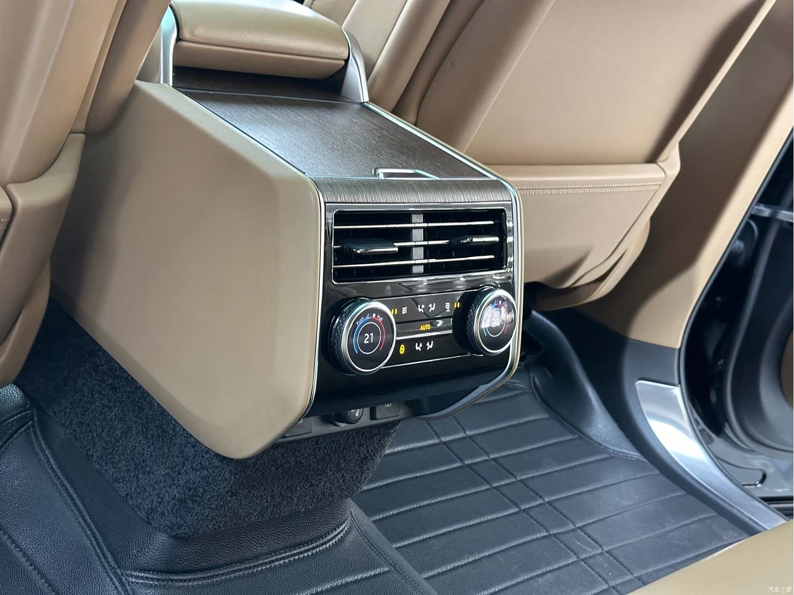 Land Rover Range Rover, 2023 15