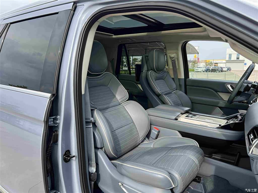 Lincoln Navigator, 2019 8
