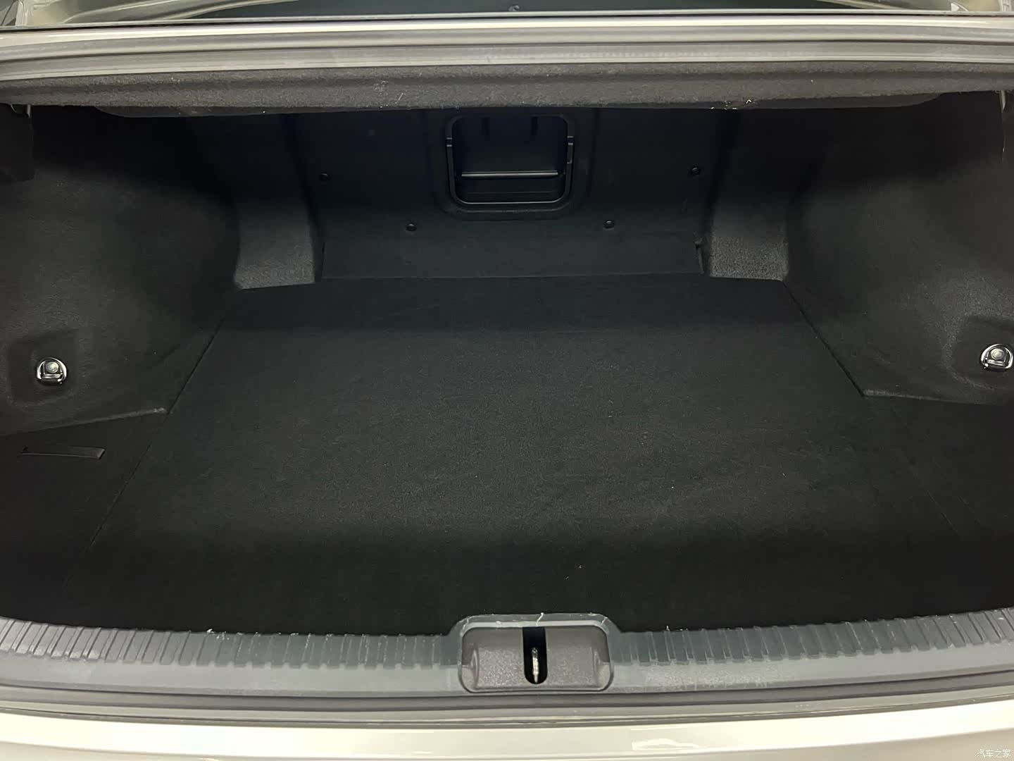 Lexus ES, 2024 26