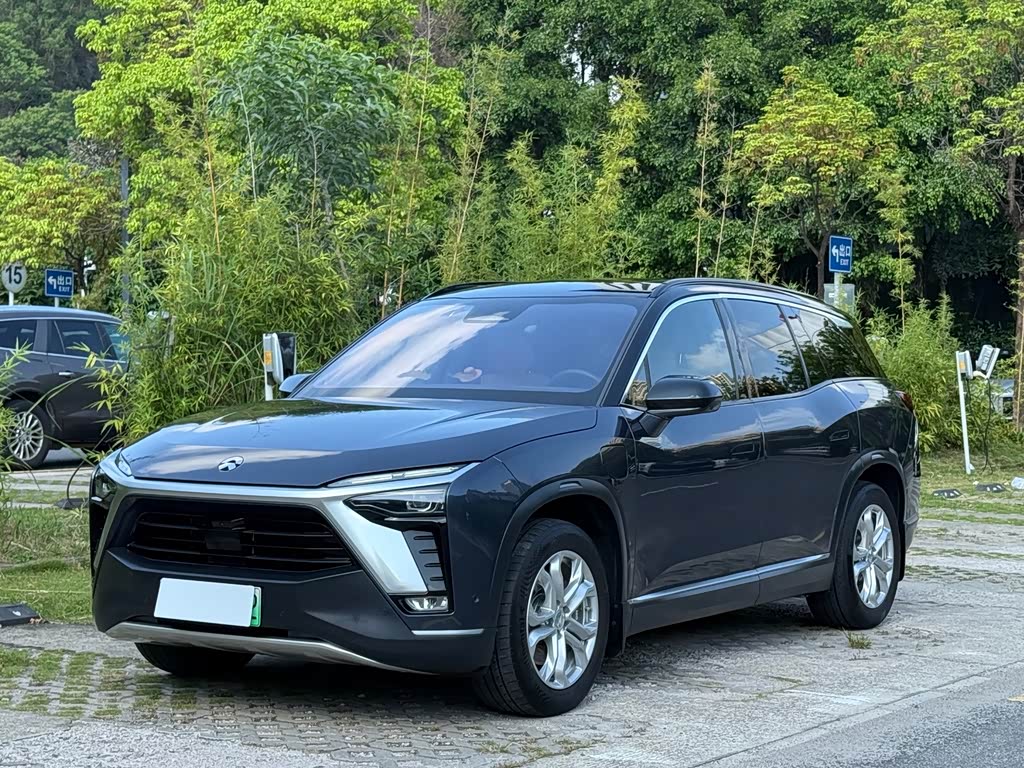 NIO ES8