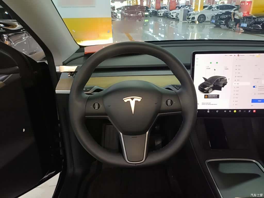 Tesla Model Y, 2021 11