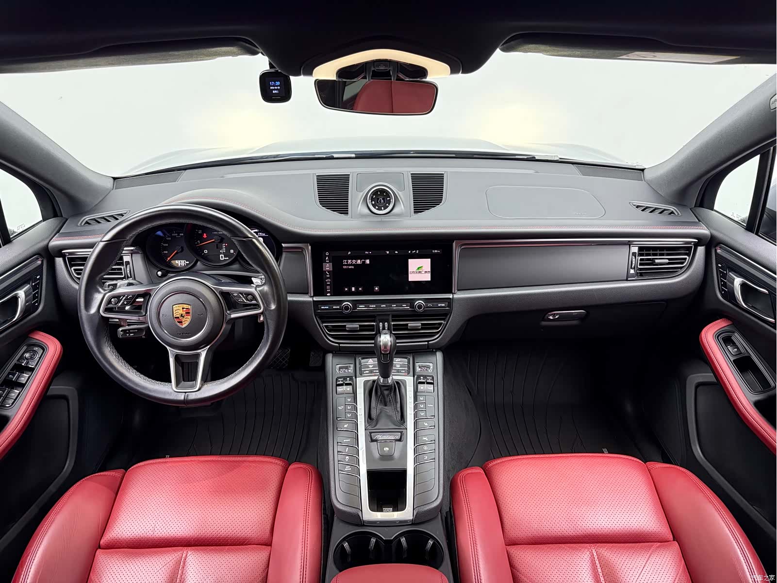 Porsche Macan, 2019 все фото