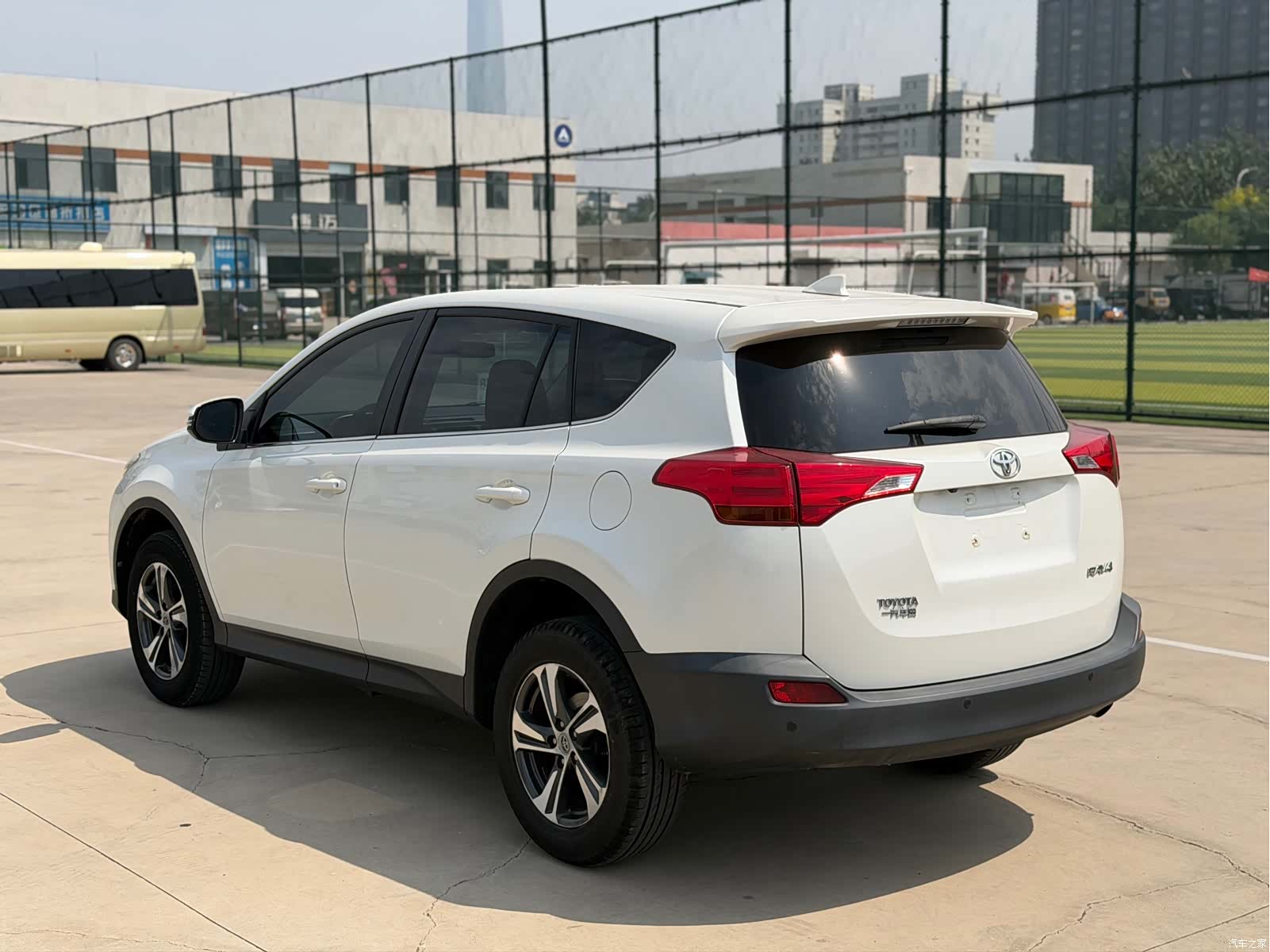 Toyota RAV4, 2016 4