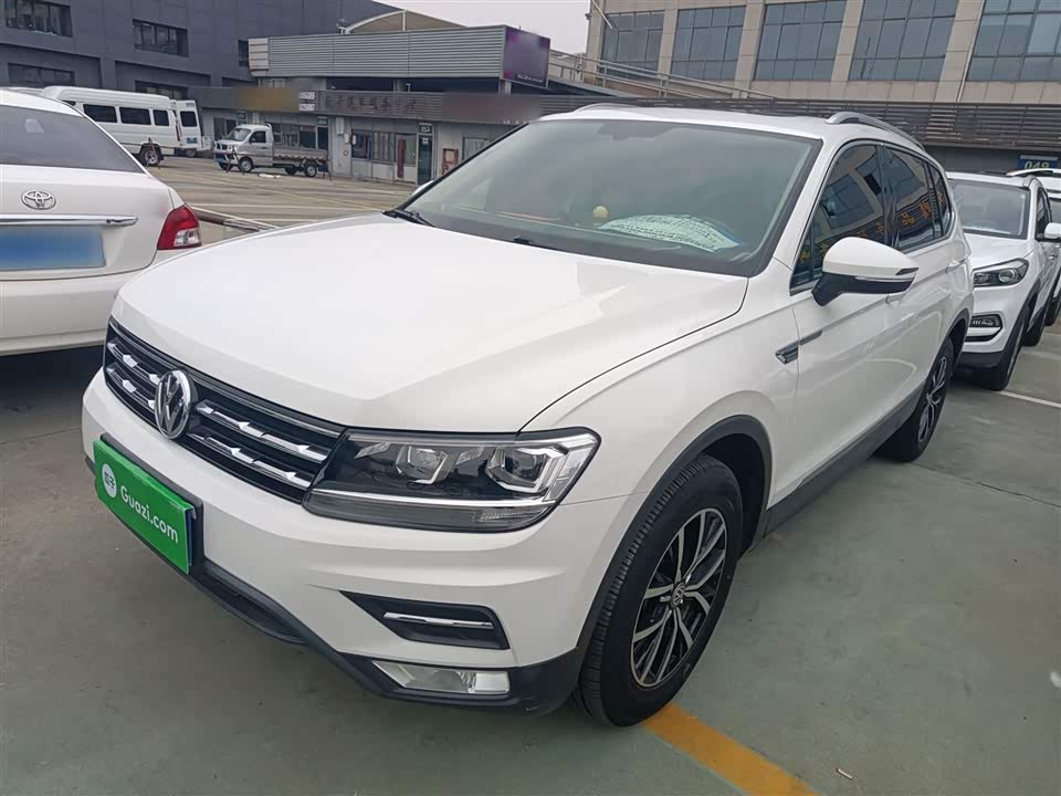 Volkswagen Tiguan L
