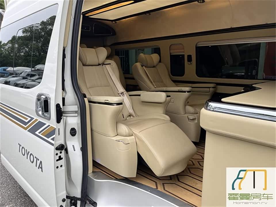 Toyota HIACE Toyota HIACE