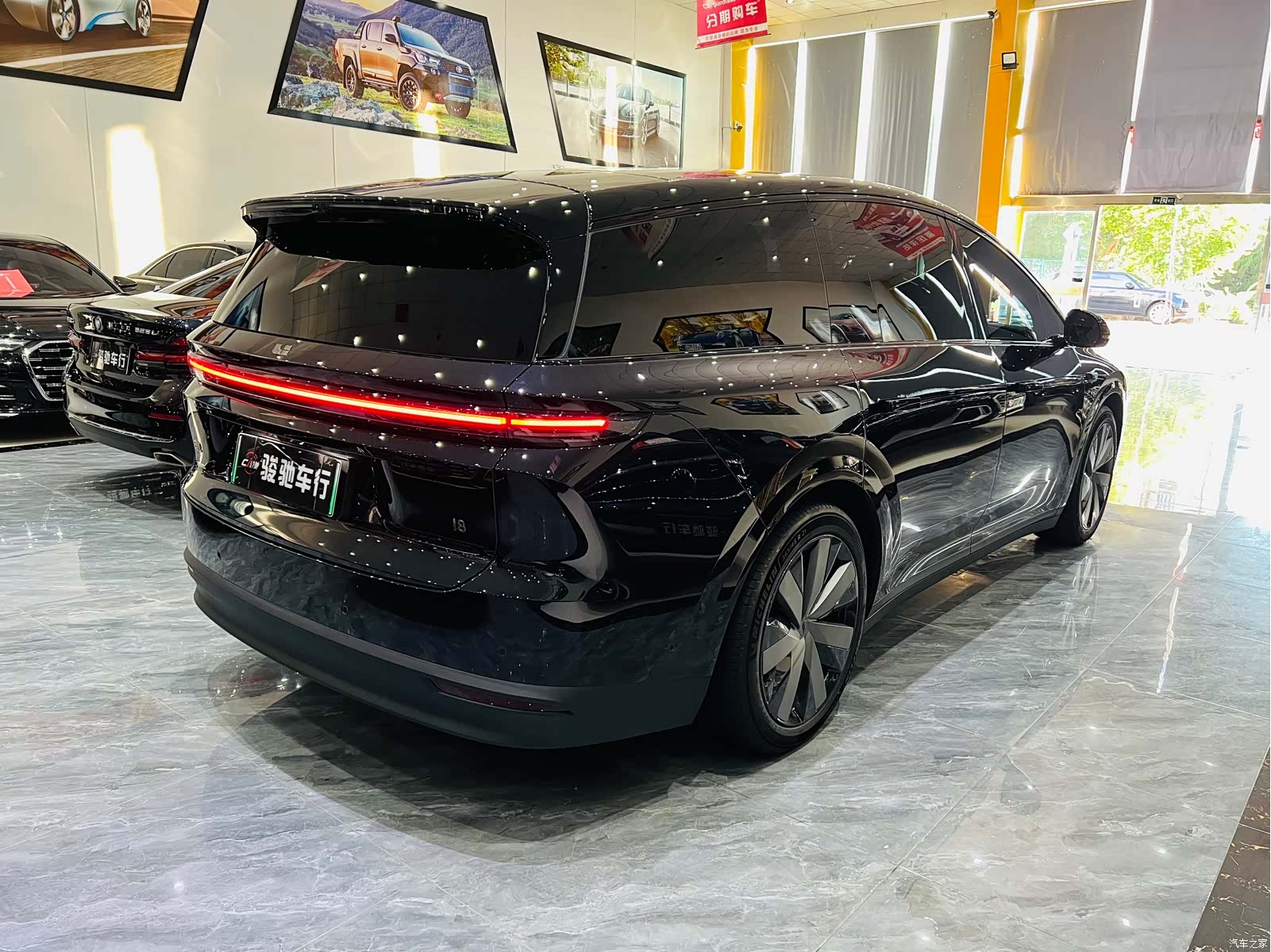 Li Auto i8, 2025 7