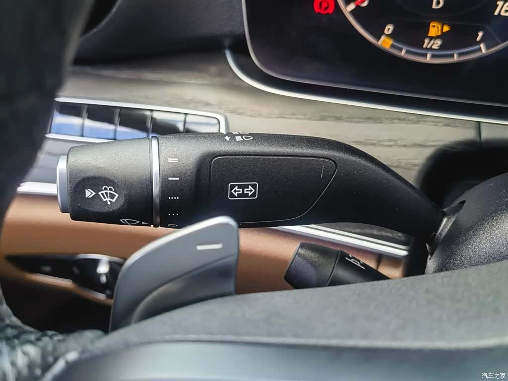 Mercedes-Benz E-Class, 2020 36