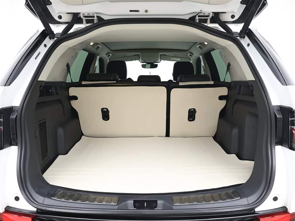 Land Rover Discover sources for sports